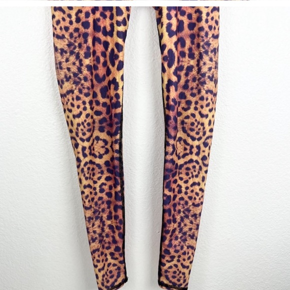 TEEKI Purple Awakening Hot Pant Leopard Print Leggings, Full Length, Size XS - Picture 5 of 5